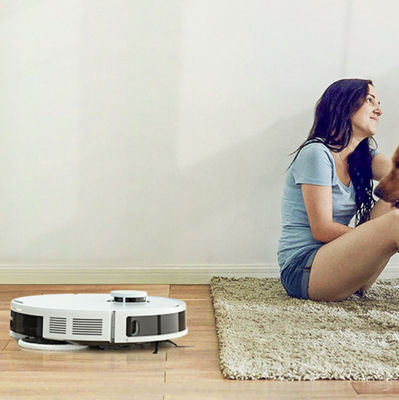 Wygodny robot odkurzacz z zasilaniem akumulatorem i czyszczeniem krawędzi